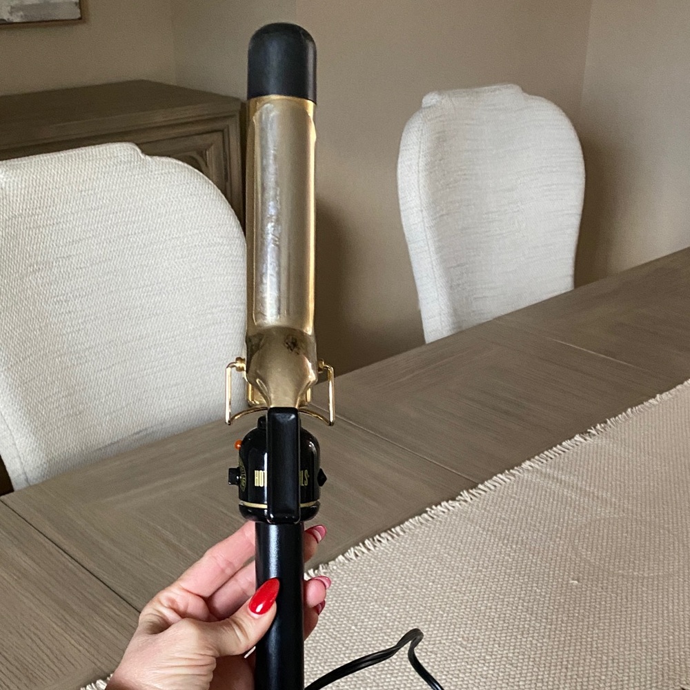 Professional Gold and Black Curling Iron